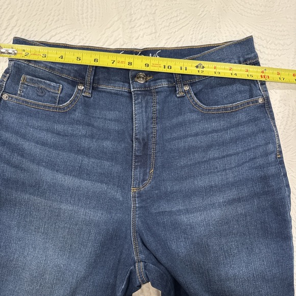 GLORIA VANDERBILT Bermuda Shorts Slim Women's SIZE 10 Amanda Blue Denim - Picture 7 of 10